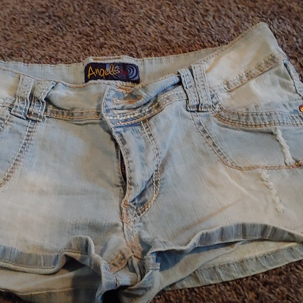 Junior Girls Size 13 Shorts  Angels